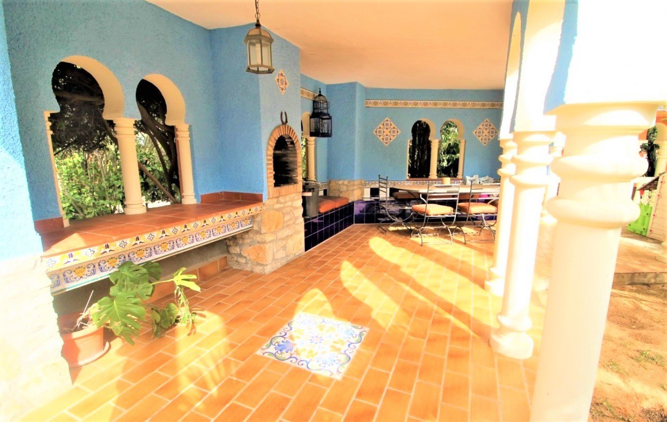 Villa exclusiva en preciosa finca en el Montgó de Denia.